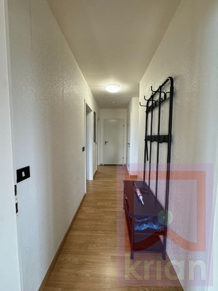 BEMEUBELD - Ruim 2-slaapkamer appartement met terras en garage. foto 2
