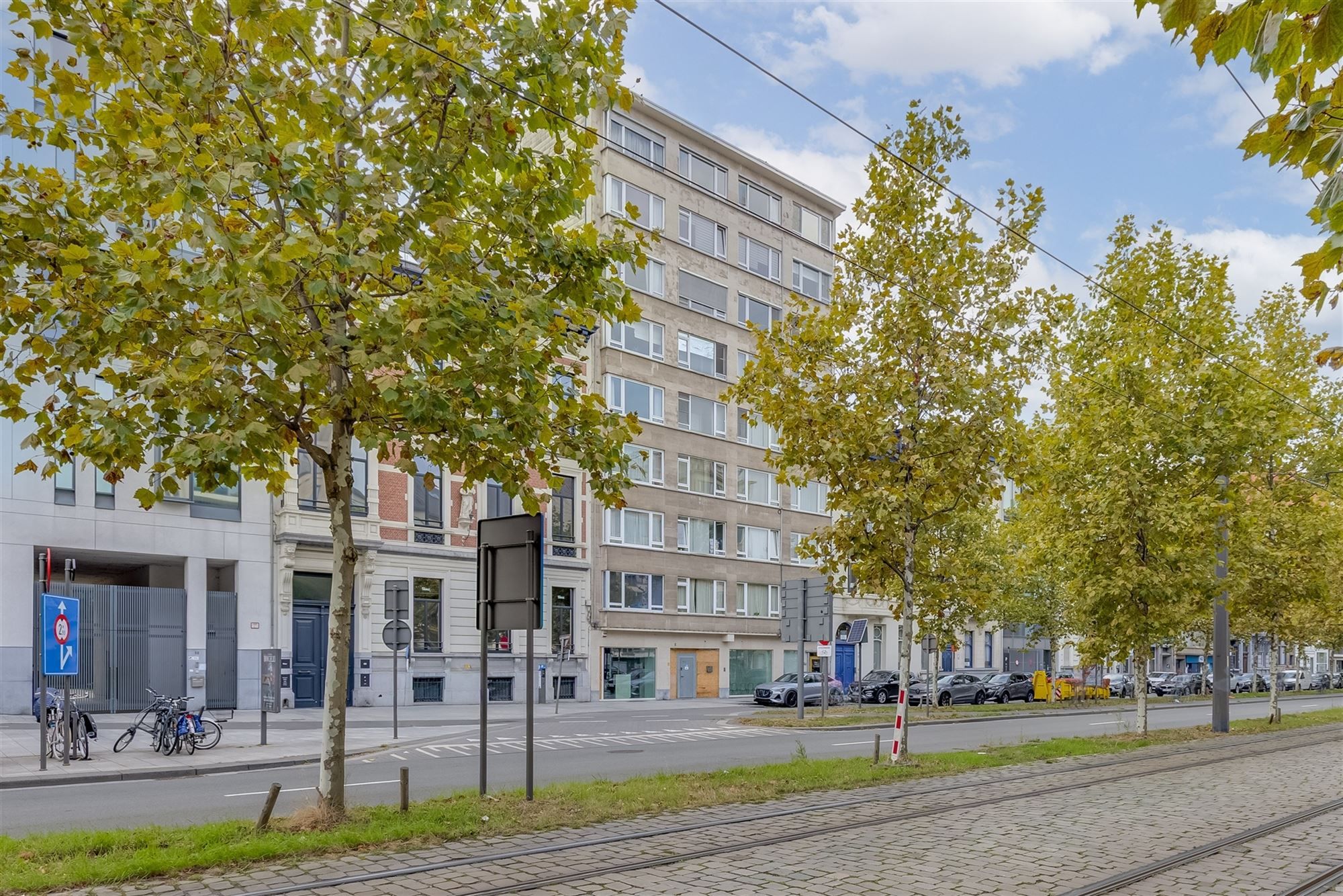 Ruime studio met een aparte slaaphoek te Antwerpen! foto 11