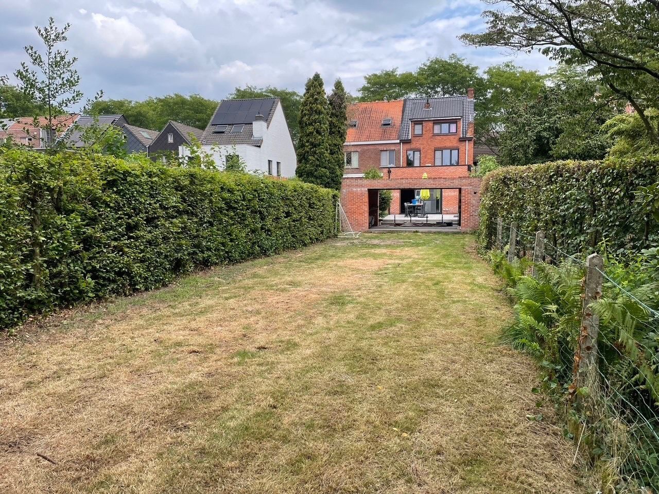 Gerenoveerde woning met 4 slpk, ruime tuin in rustige buurt foto 6