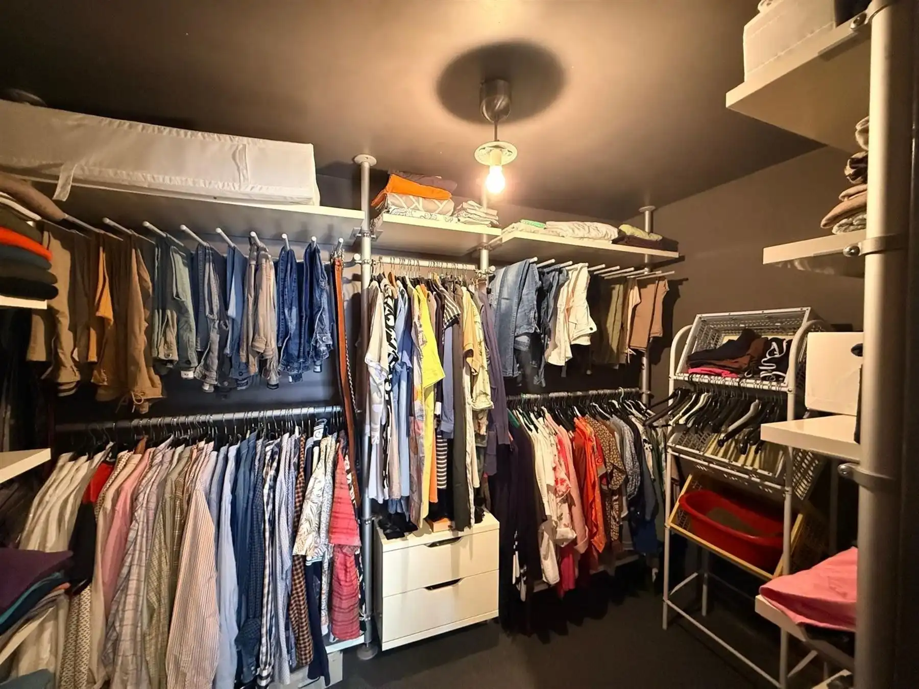 INSTAPKLARE WONING MET GEZELLIGE TUIN  foto 14