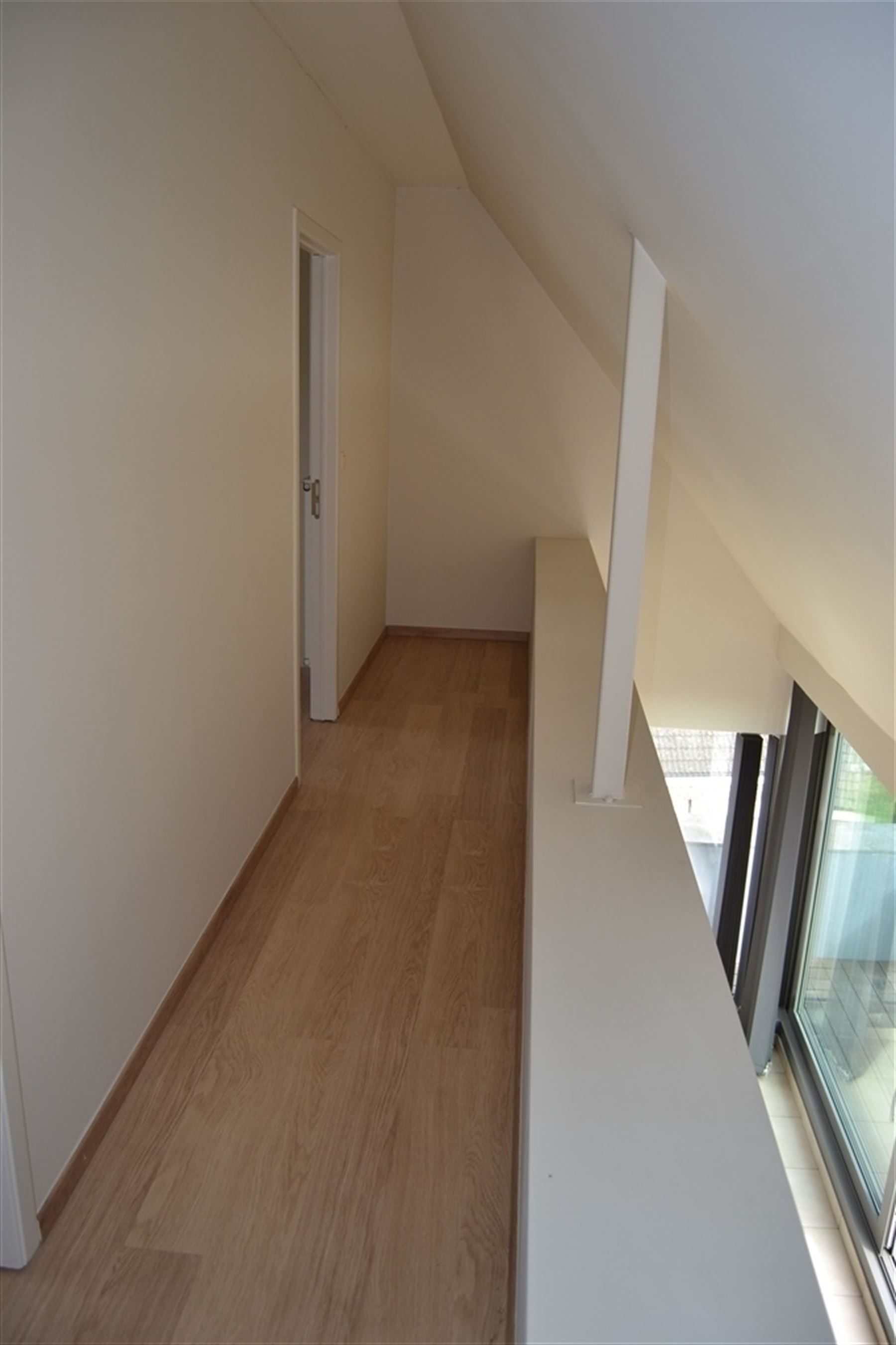 instapklare penthouse in het centrum van Harelbeke foto 10