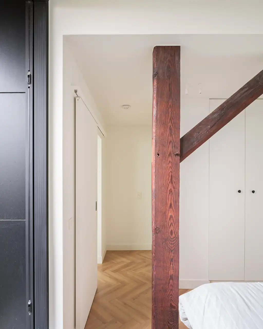 Instaplaar duplex-appartement met 1 slaapkamer en terras op een zeer gegeerde locatie – Sint-Pietersplein. foto 7