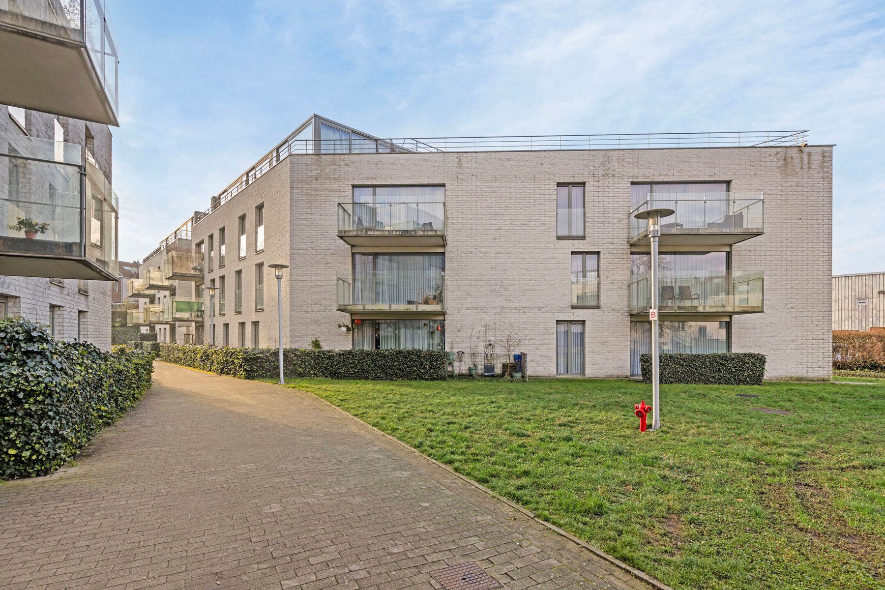Hoekappartement met 2 slpk & 2 badk in het groen te Ukkel foto 12