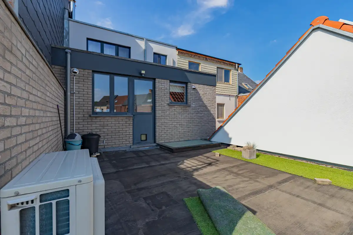 Multifunctioneel pand met praktijkruimte en instapklaar duplexappartement foto 19