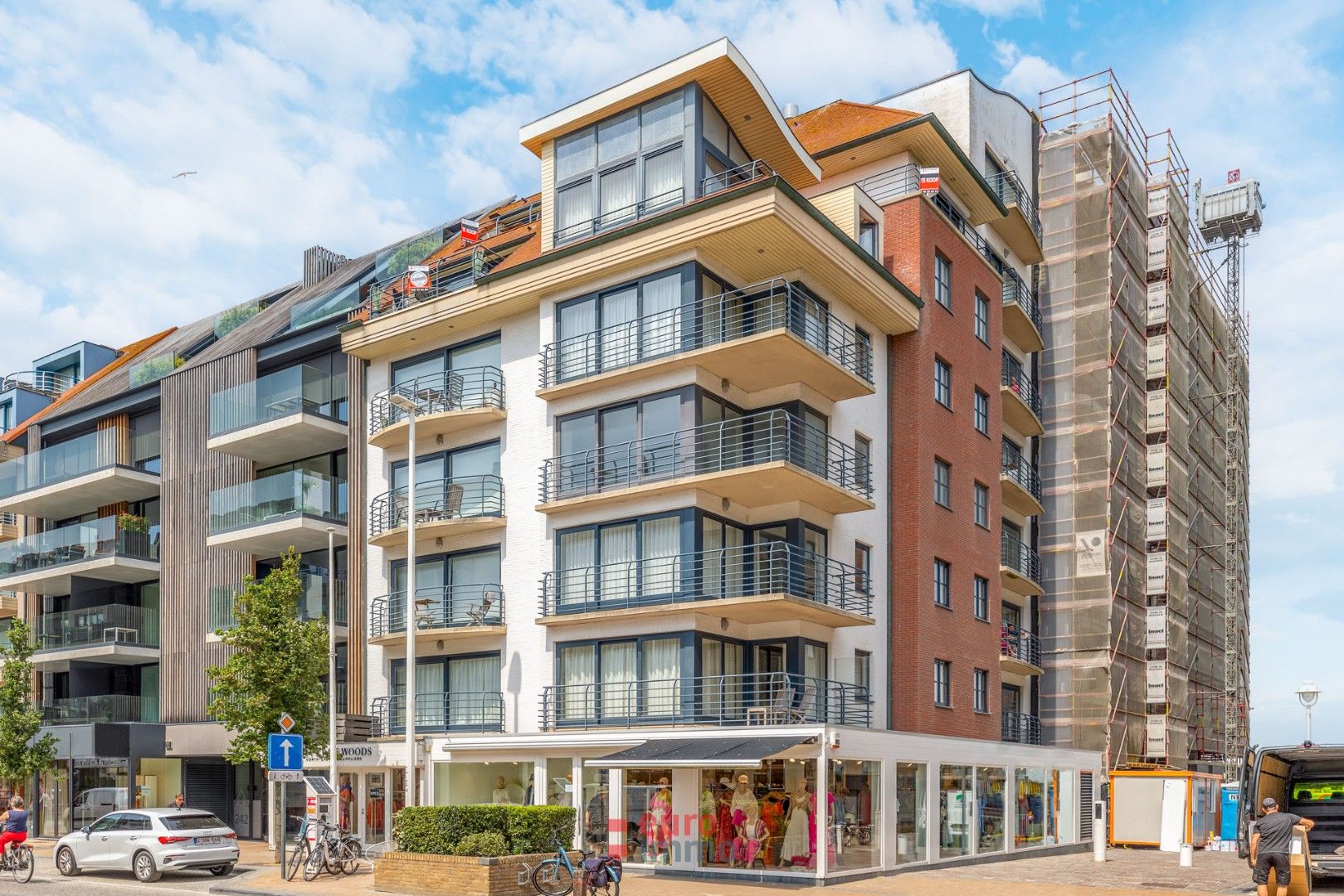 Commercieel topvastgoed op absolute topligging in Nieuwpoort-Bad foto {{pictureIndex}}