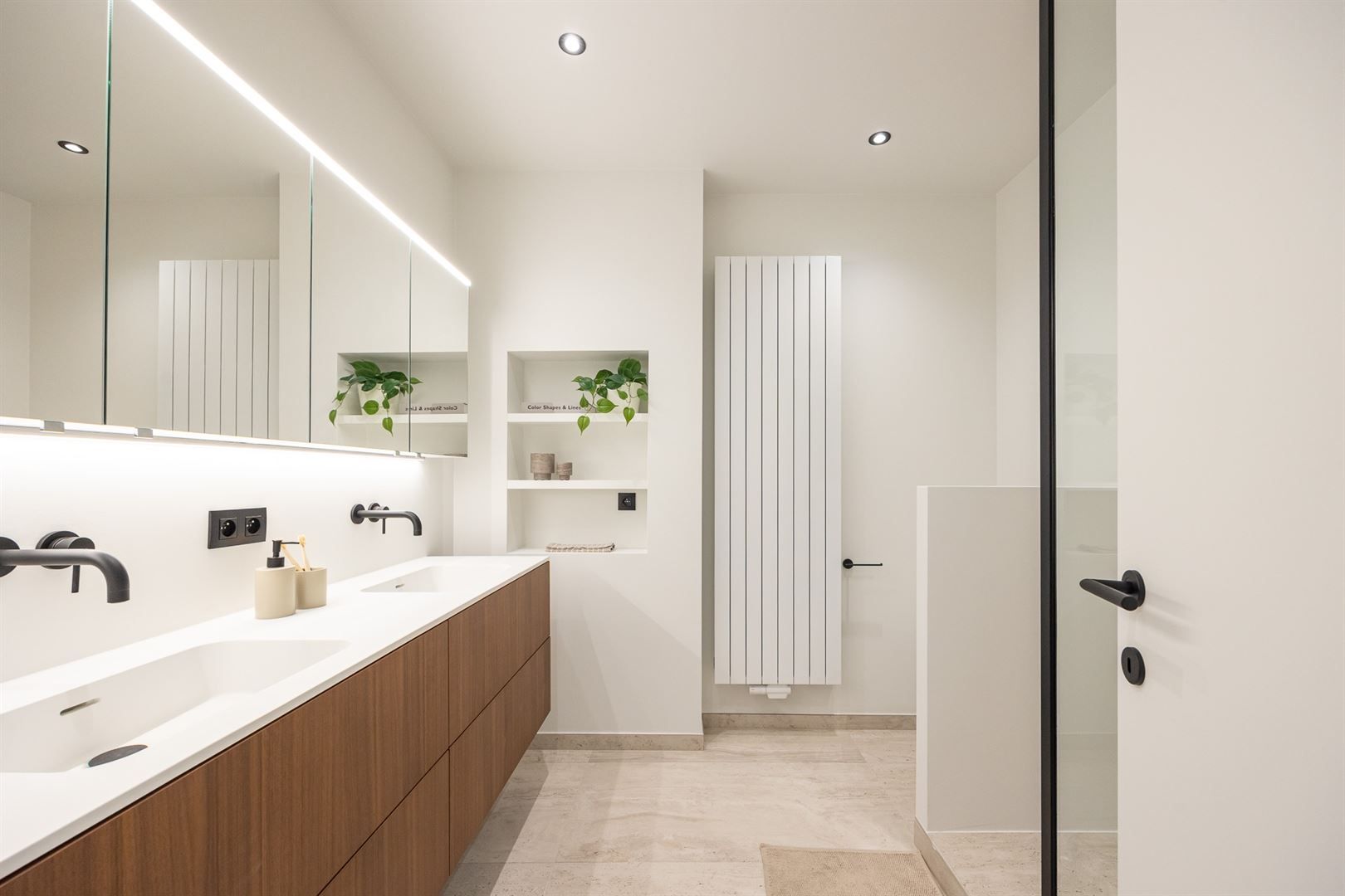 Gerenoveerd appartement met luxe-afwerking en topterras foto 16