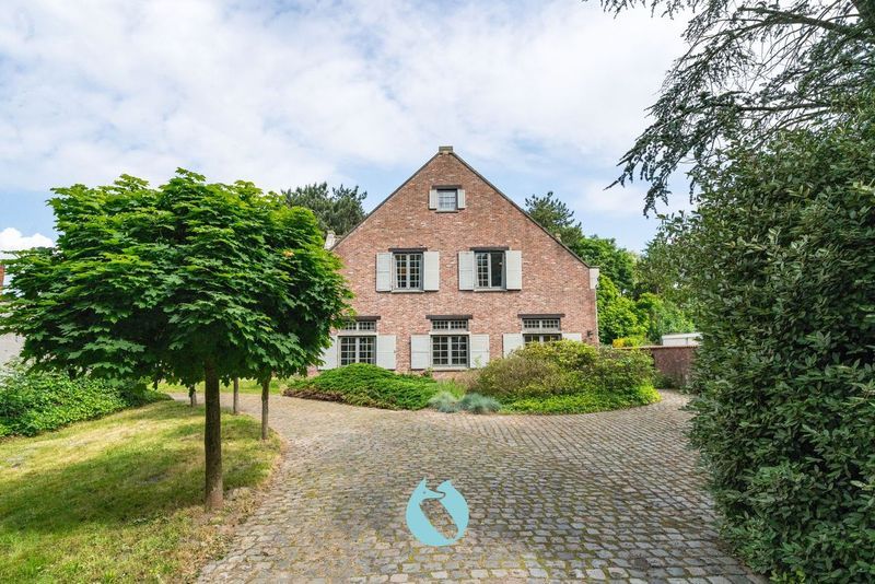 Magnifieke villa met 5 slpks en schuur op ruim 1.700m² foto 2