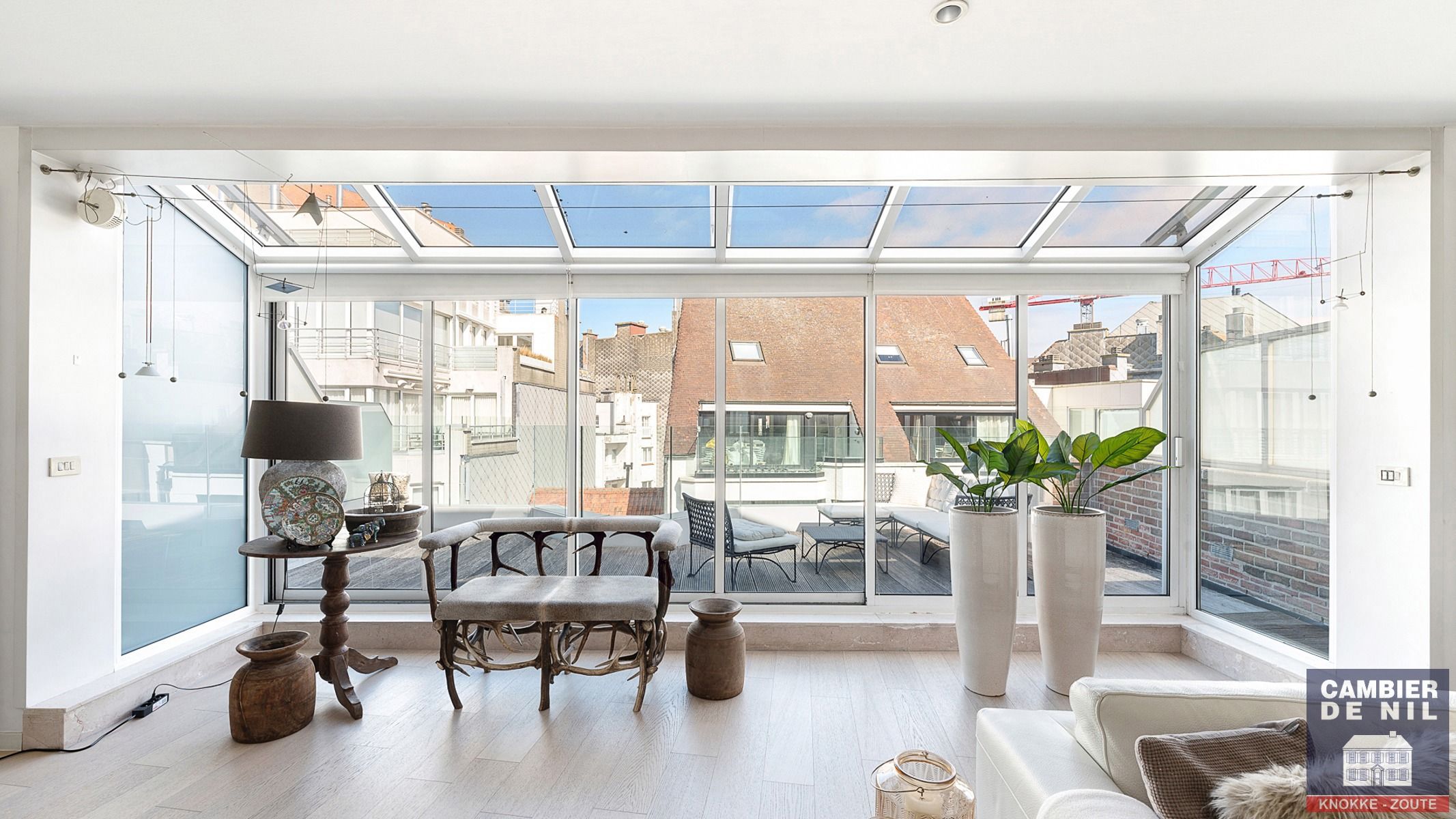 Schitterend duplex appartement met terras voor-en achteraan in hartje Zoute foto 11