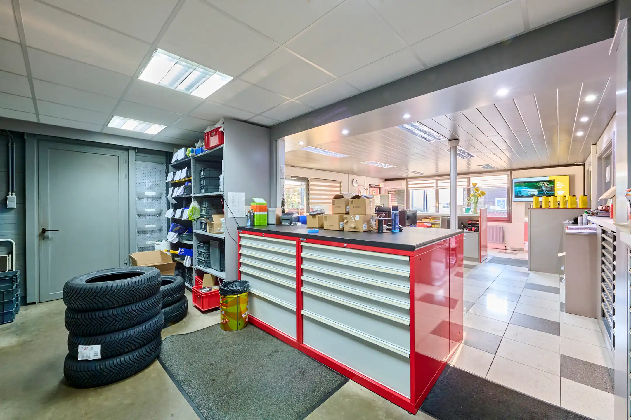 Te koop: commercieel gebouw in Maasmechelen foto 10