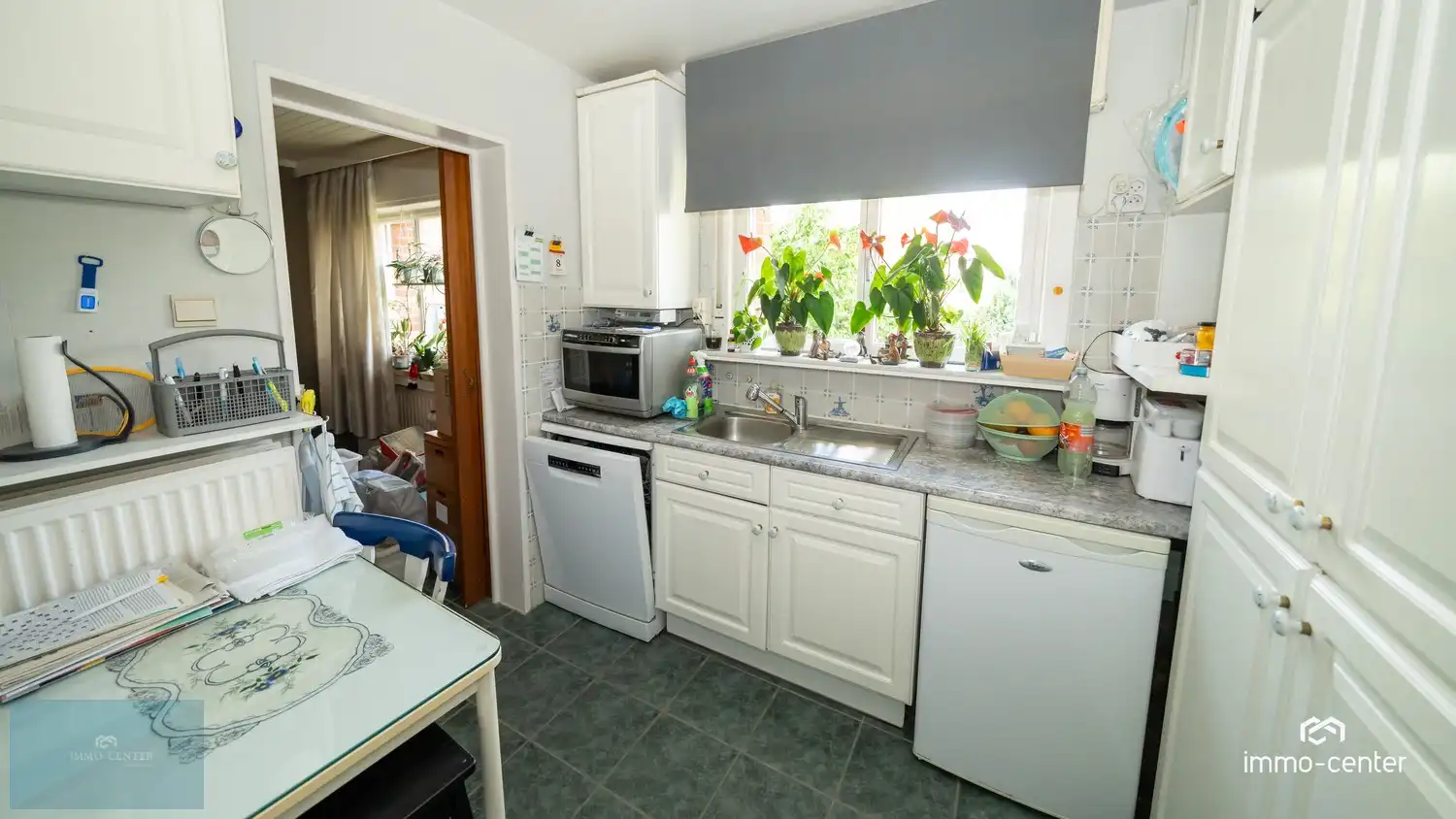 Rustig gelegen woning met 5 slaapkamers en tuin in Genk foto 4