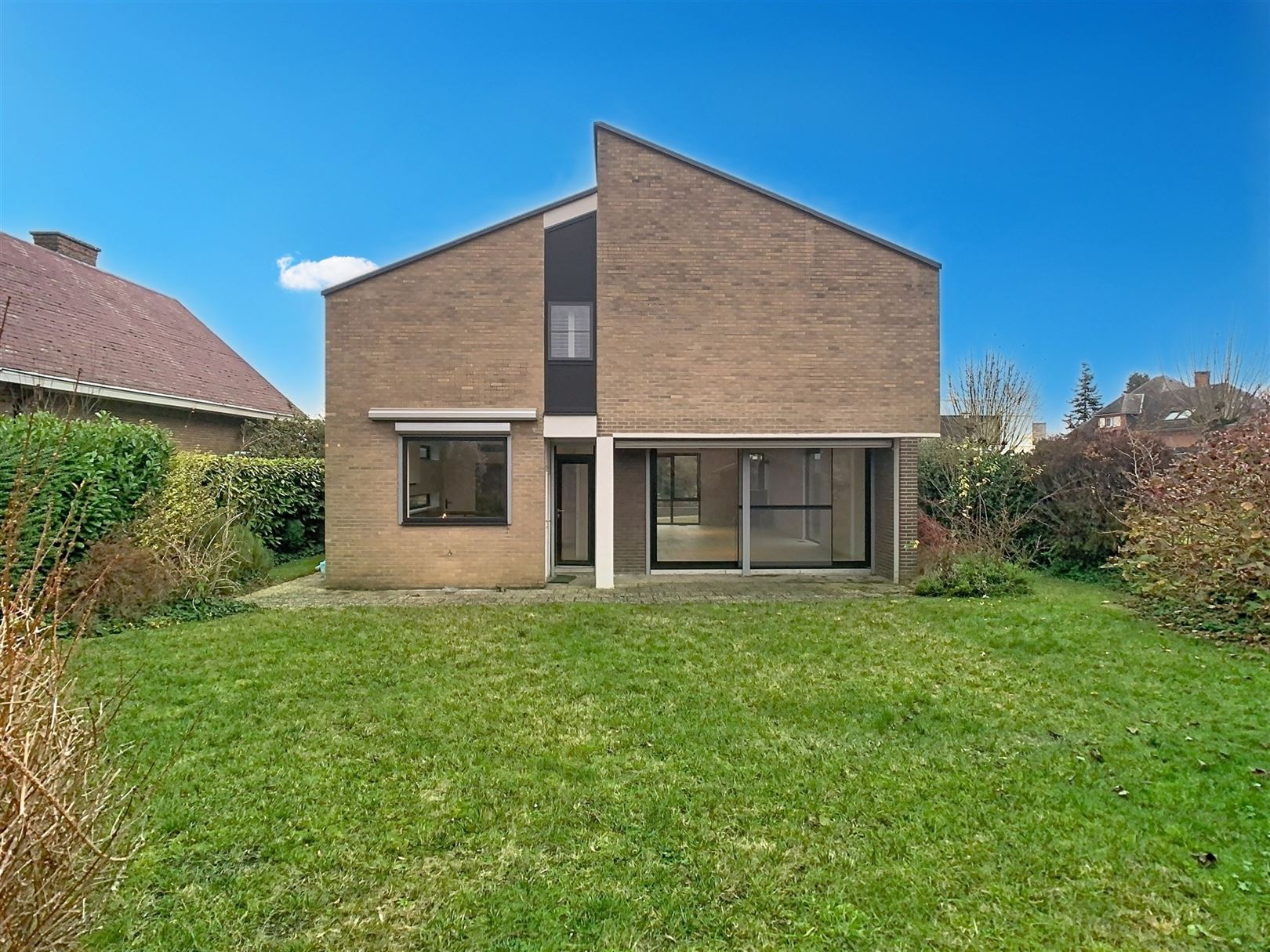 Villa in residentiële wijk met 4 slpks! foto 15