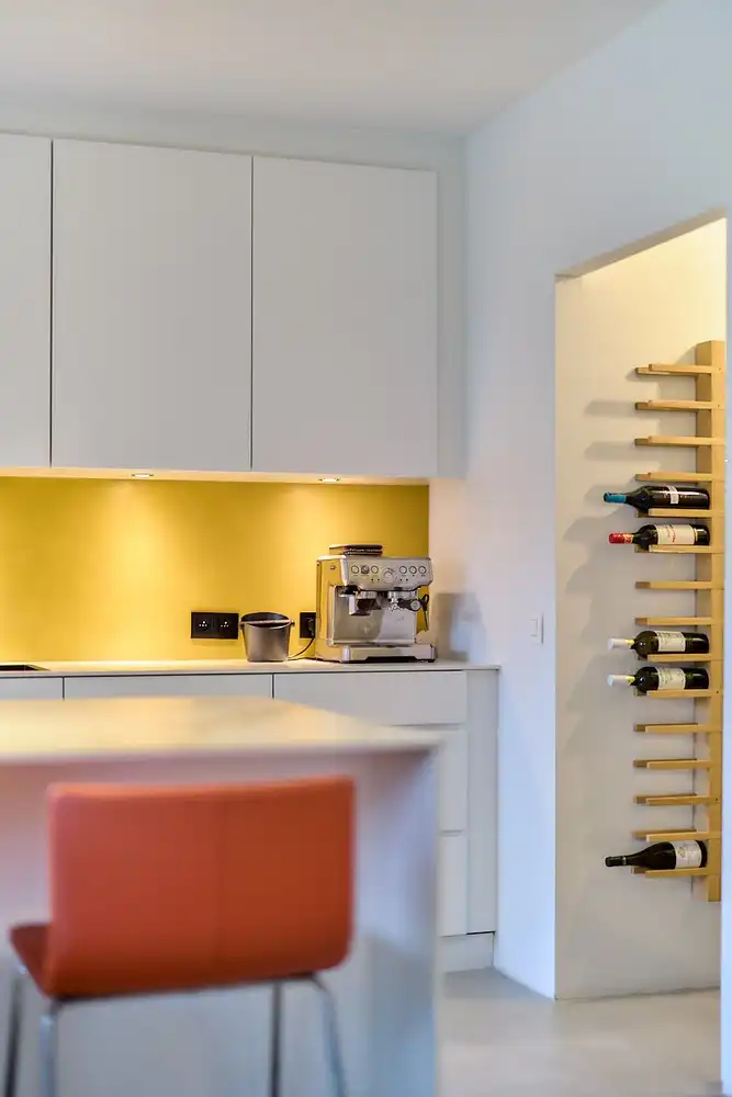 Hoogwaardig gerenoveerd villa-appartement met grote zonnige tuin. foto 24