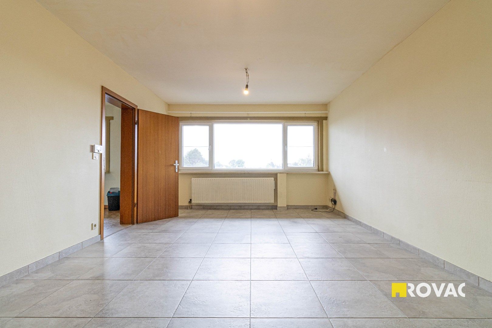 Lichtrijk appartement met 1 slaapkamer nabij de N36 foto 4