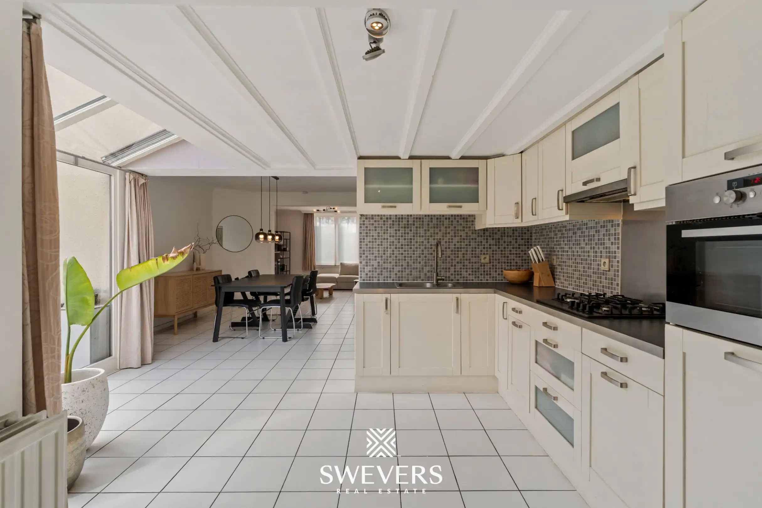 Jouw nieuwe thuis in Kuringen: lichtrijke HOB met 3 slaapkamers op groen perceel van 6a10 foto 2