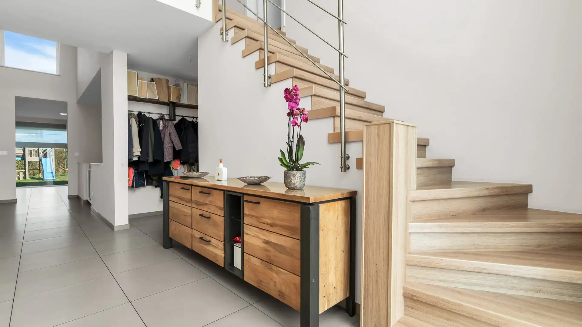 Trendy gezinswoning met open leefruimte, 4 slaapkamers en vrijstaande garage foto 16