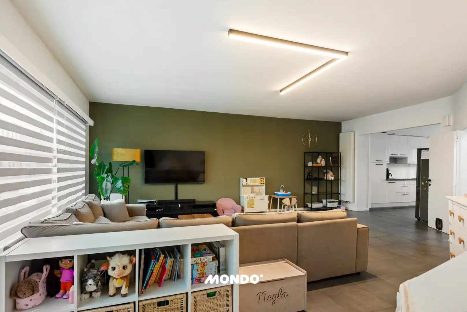 Kleinschalig appartementsgebouw met 2 appartementen en garage! foto {{pictureIndex}}