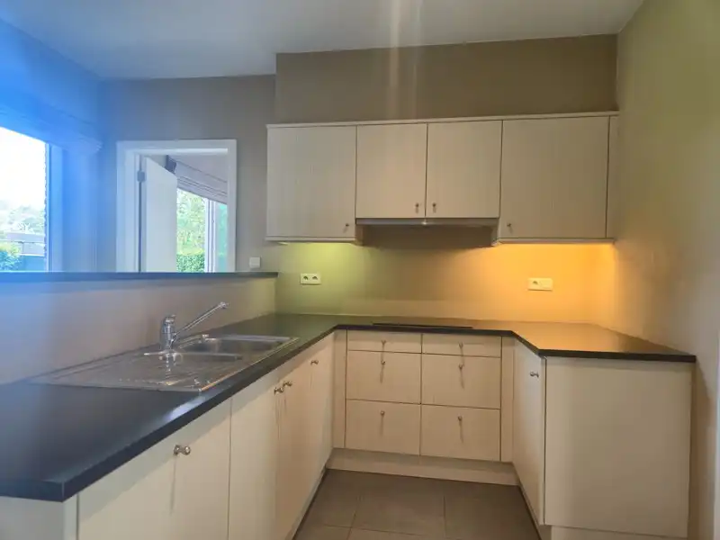 RUIME OPEN BEBOUWING MET 5 SLAAPKAMERS TE HUUR IN WACHTEBEKE foto 4