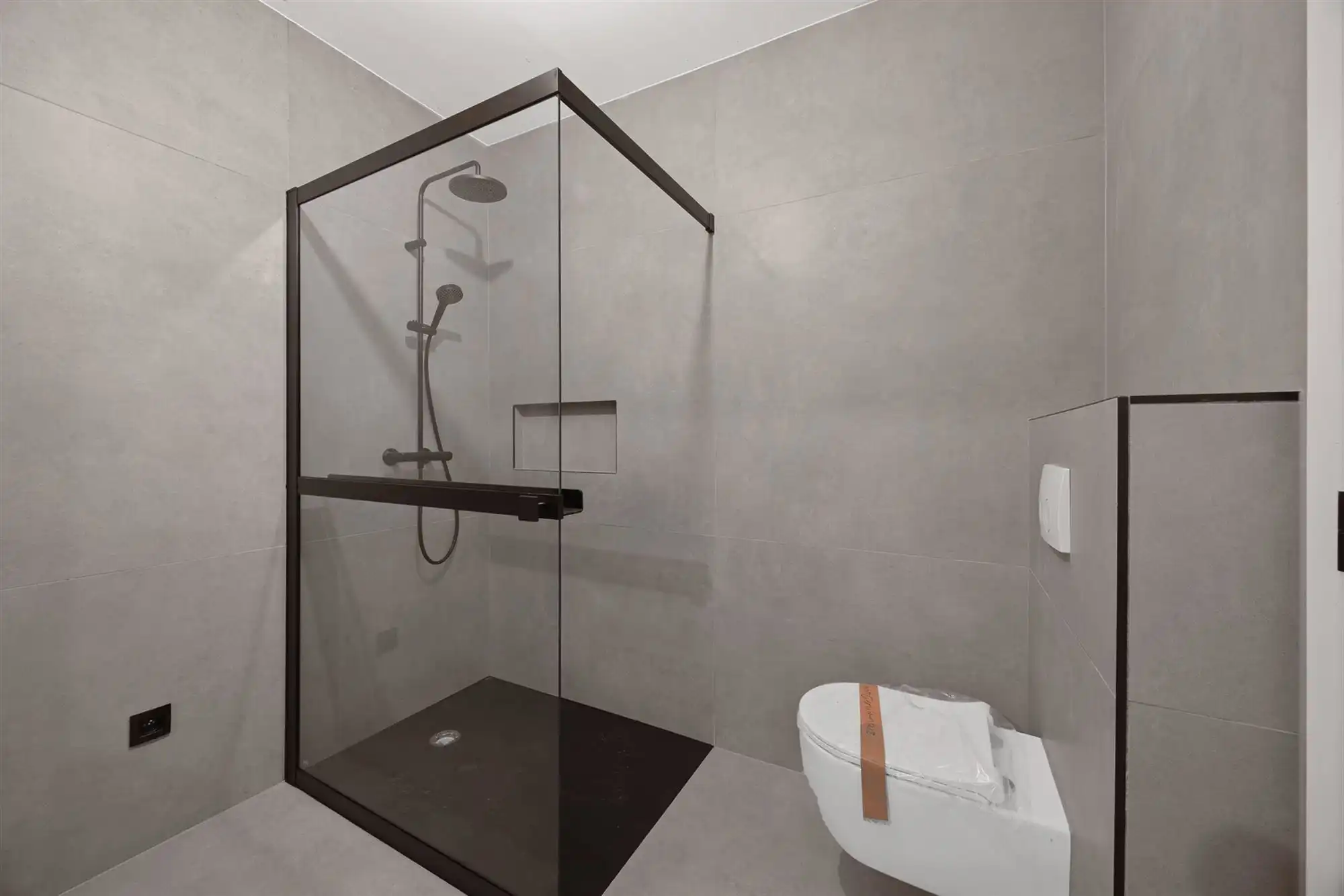 NIEUWBOUW APPARTEMENT VAN 105M² MET 2 SLAAPKAMERS EN TERRASSEN MET MOGELIJKHEID TOT AANKOOP 6% BTW! foto 7