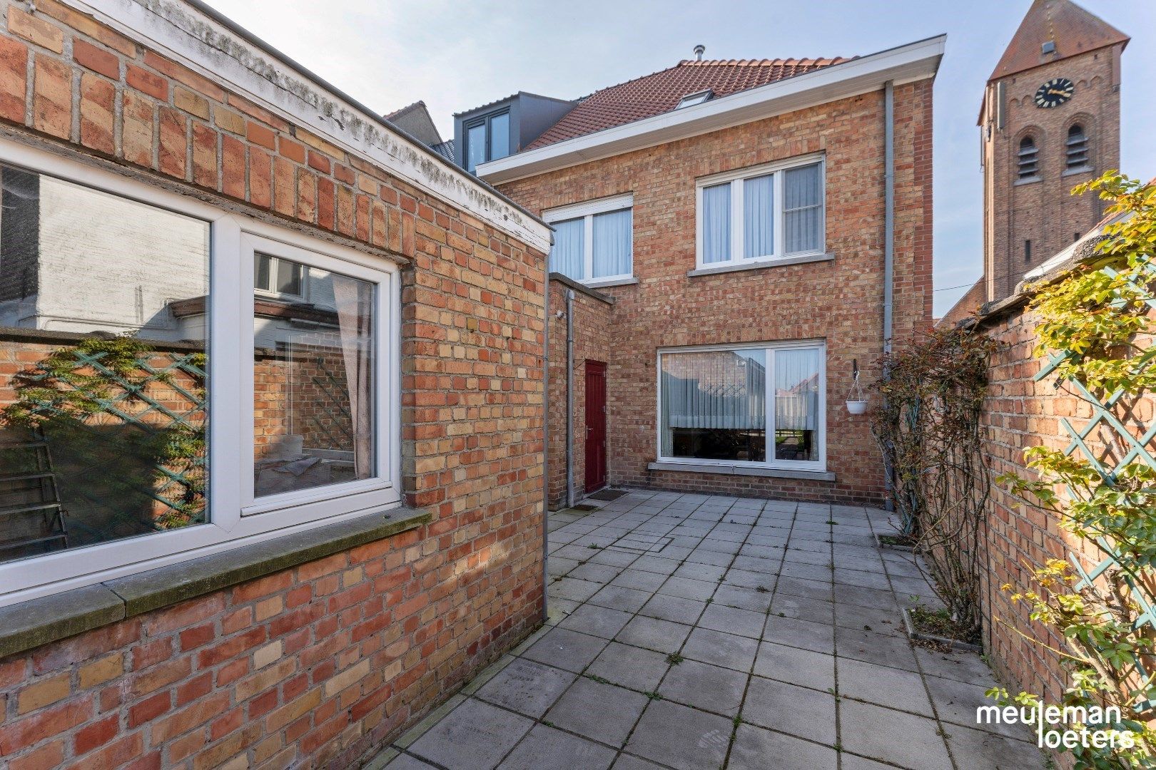 Te renoveren woning met ruime tuin foto 15