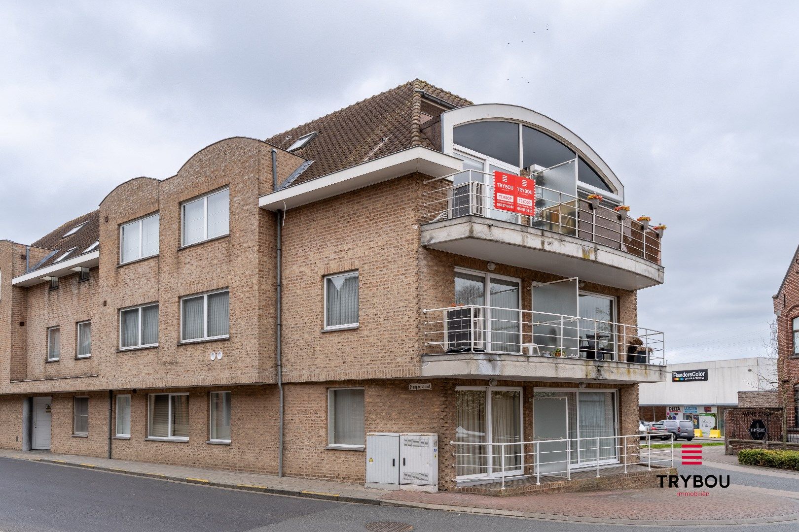 Appartement + garage op topligging nabij E403 en het nieuwe AZ-Delta ziekenhuis foto 2