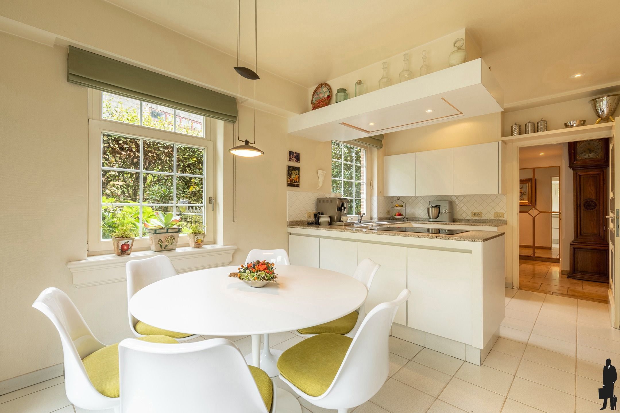 Riante villa van de hand van architect Rutten gelegen op uitstekende locatie te Turnhout  foto 13