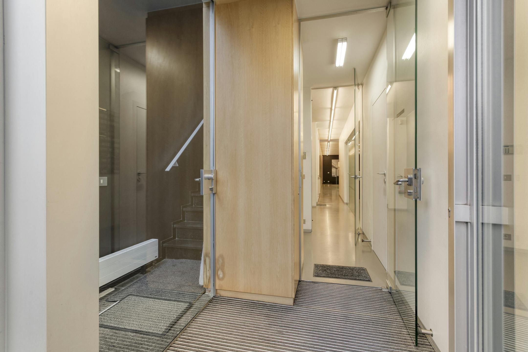 Kantoor met woonst te koop in Sint-Michiels (380 m²)  foto 4