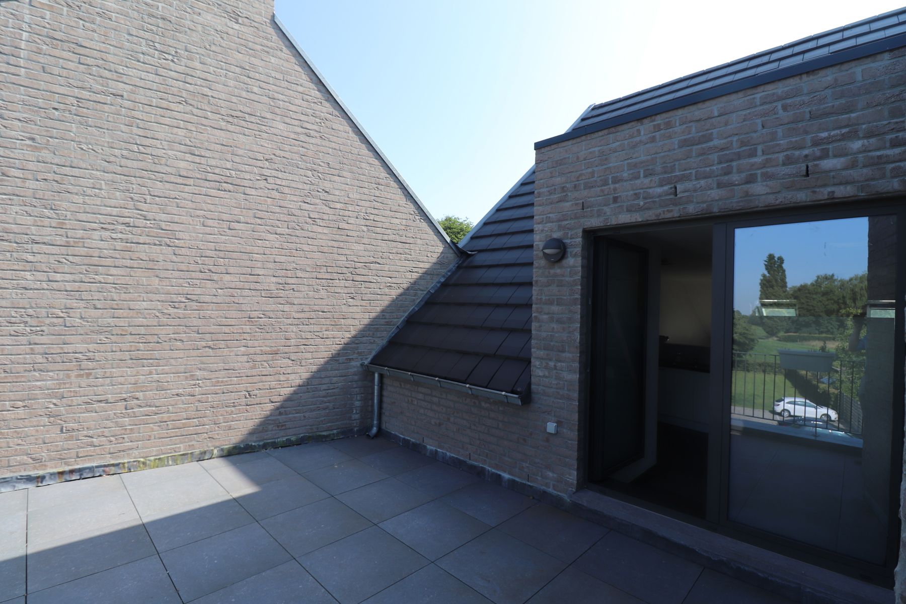 Energiezuinig (E-peil 20) appartement op de tweede verdieping met 3 slaapkamers, terras en autostaanplaats. foto 12