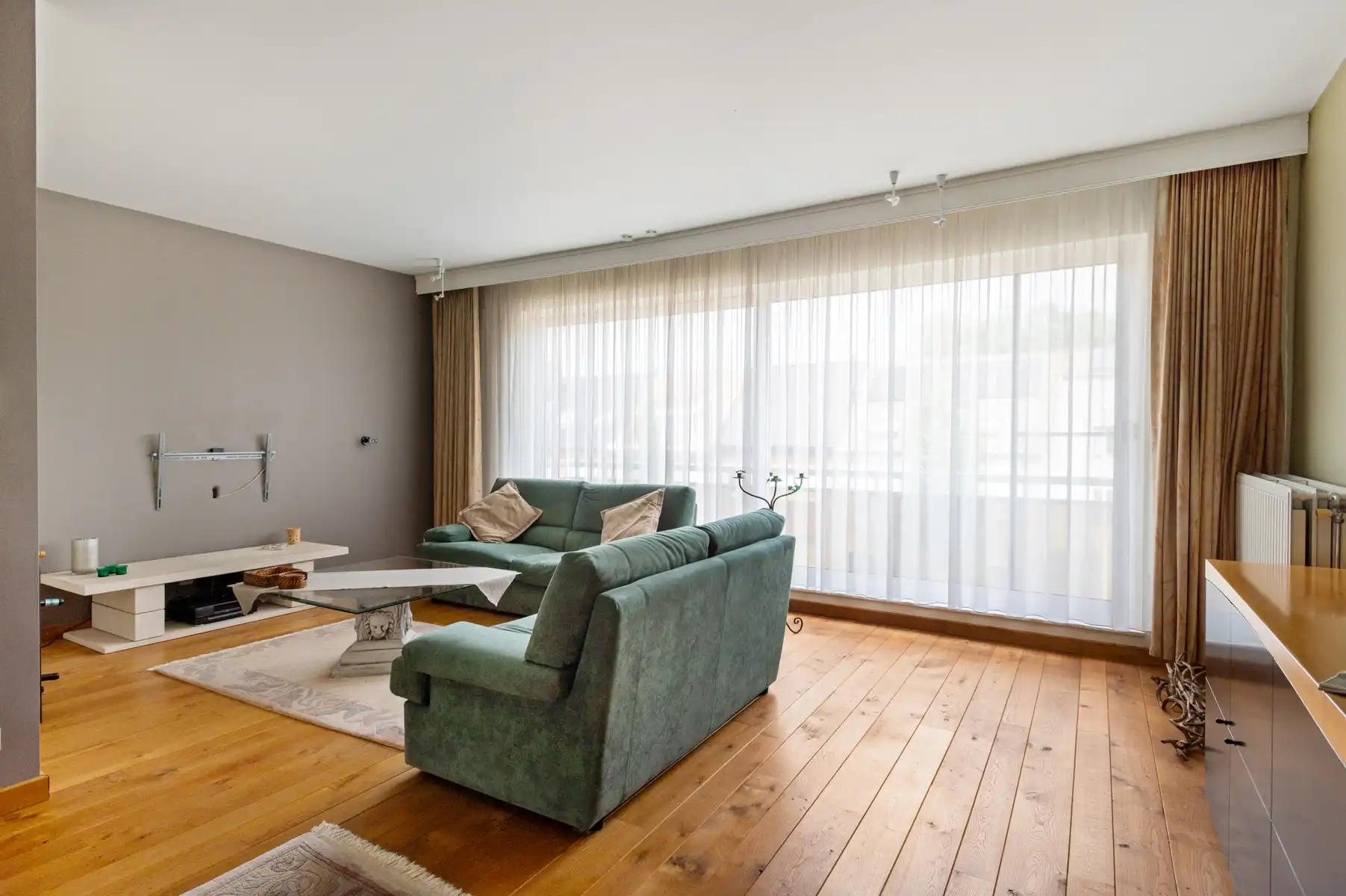 Lichtrijk appartement met garage op uitstekende ligging foto 7