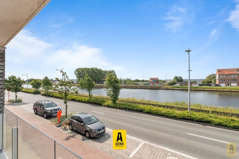 Instapklaar appartement met ruim terrassen en private garage! foto 3