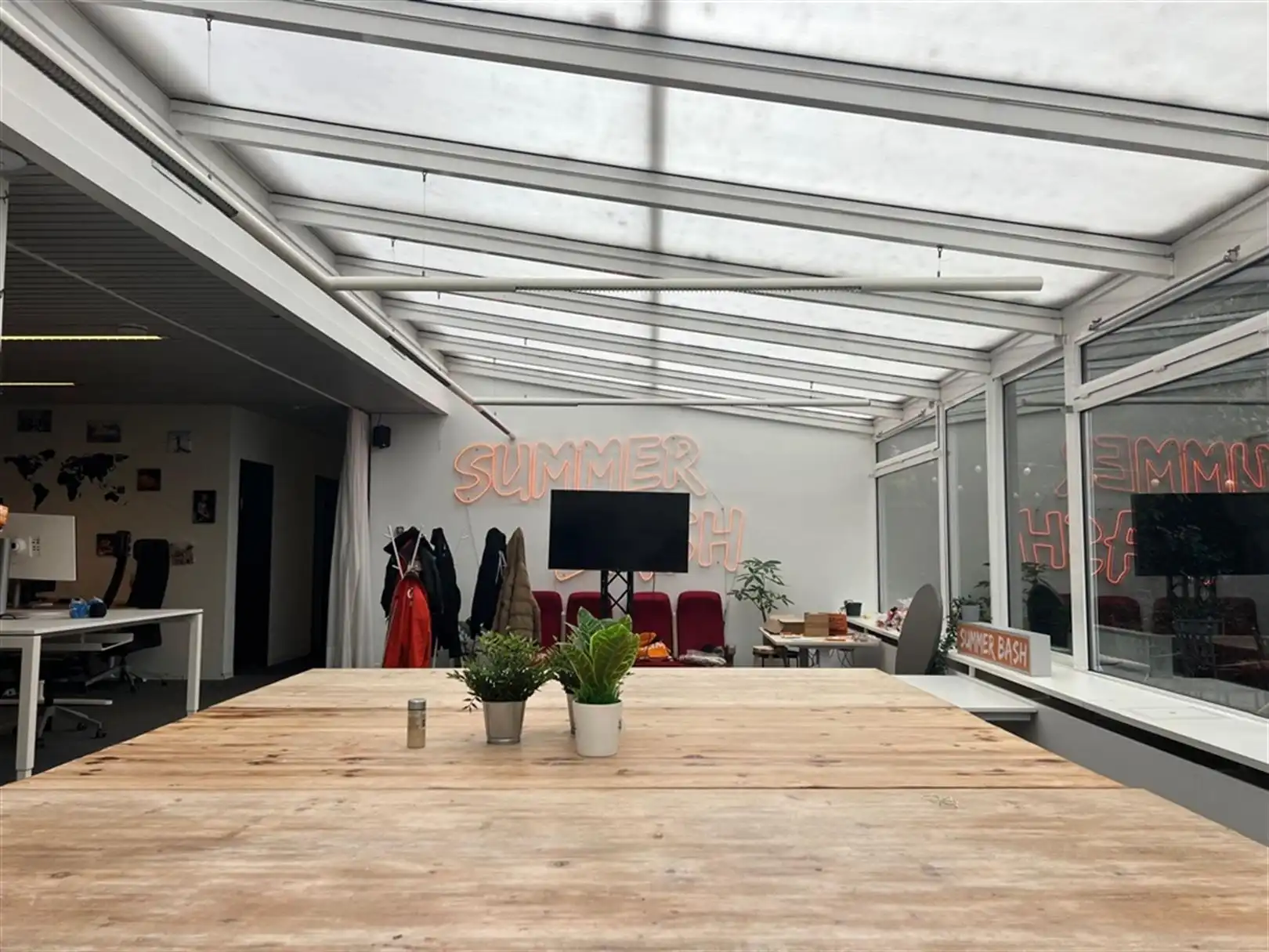 Instapklare kantoren (172m² en 312m²) te huur met uitstekende bereikbaarheid foto 11