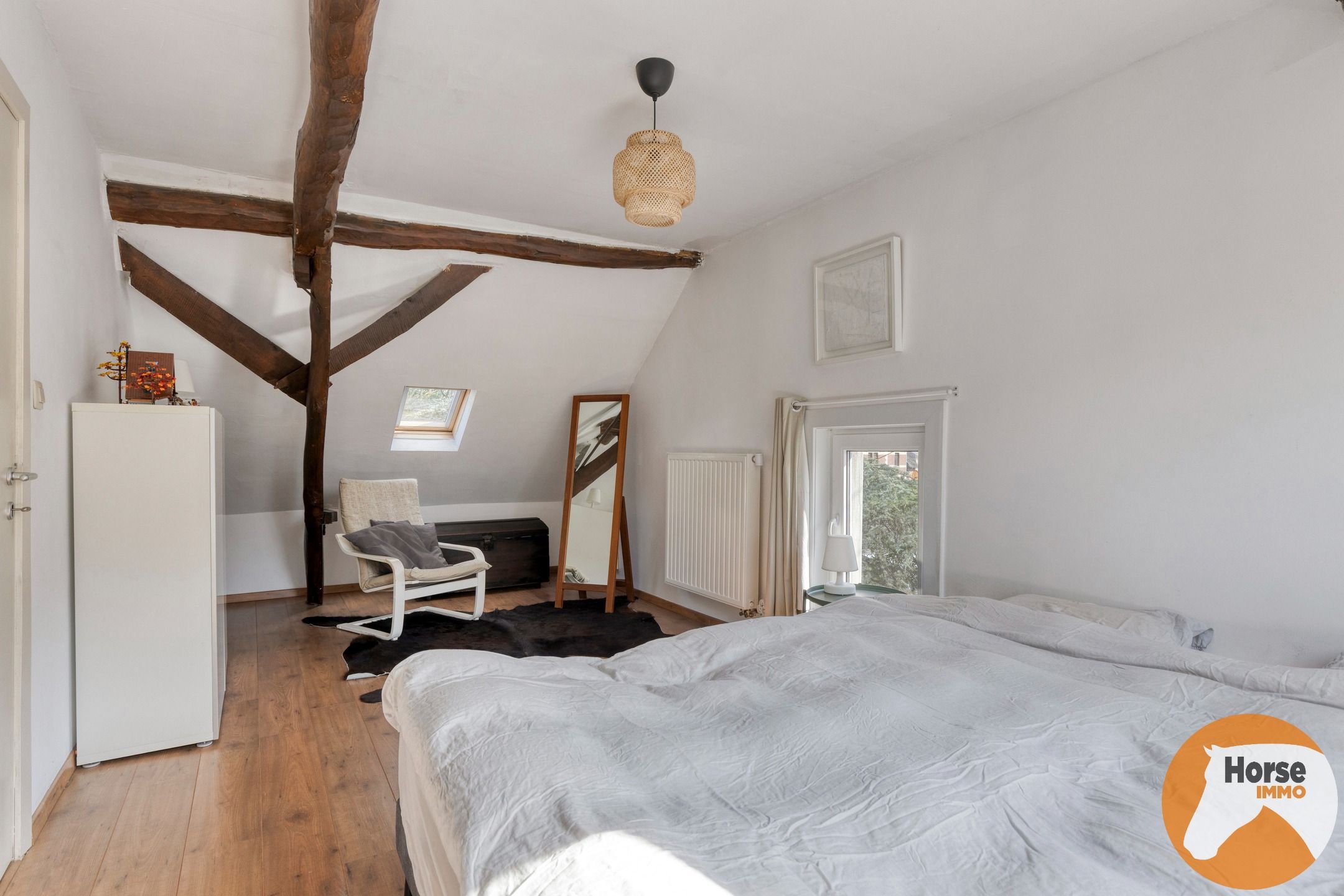 BURST - Instapklare woning met bijgebouw en ruime tuin/weide foto 13