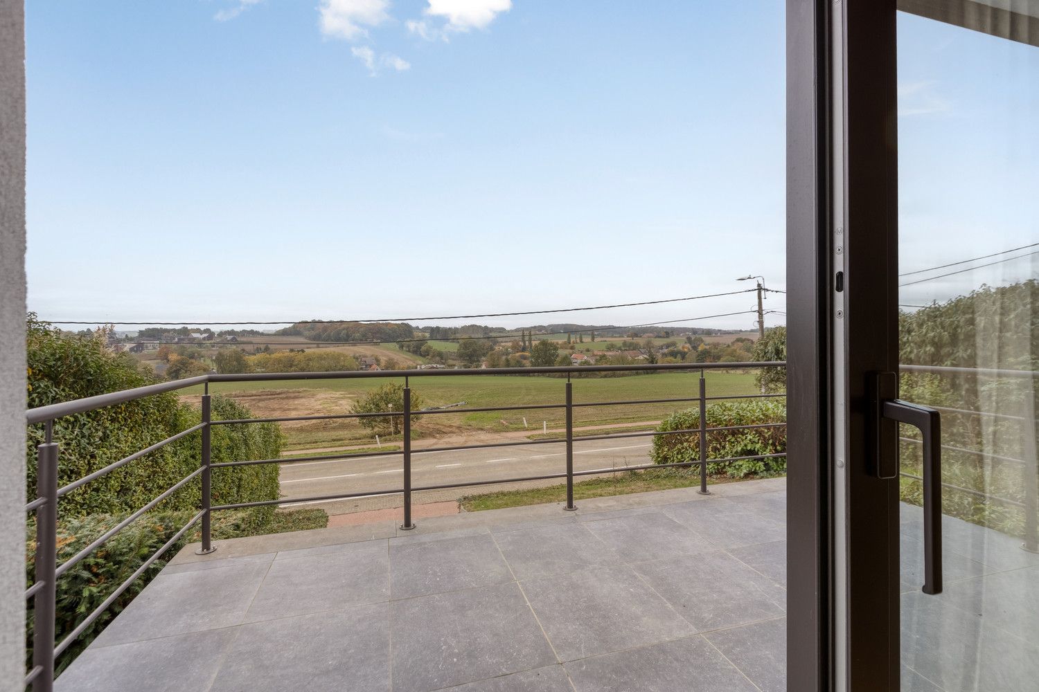 VOLLEDIG VERNIEUWDE OPEN BEBOUWING (OB) MET PRACHTIG UITZICHT EN MODERN COMFORT! foto 10