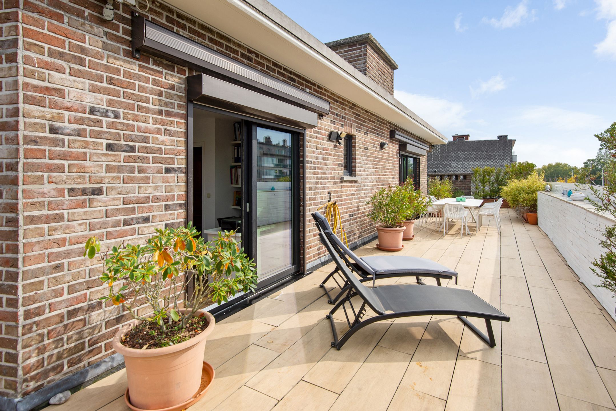 Uitzonderlijk ruim penthouse met zonnig zuid-terras foto {{pictureIndex}}