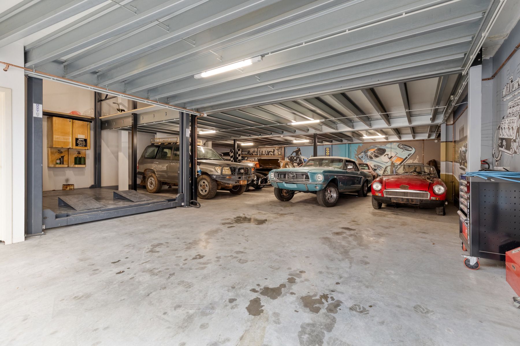 Recent vernieuwde loods met bovenliggend luxe appartement ! foto 16