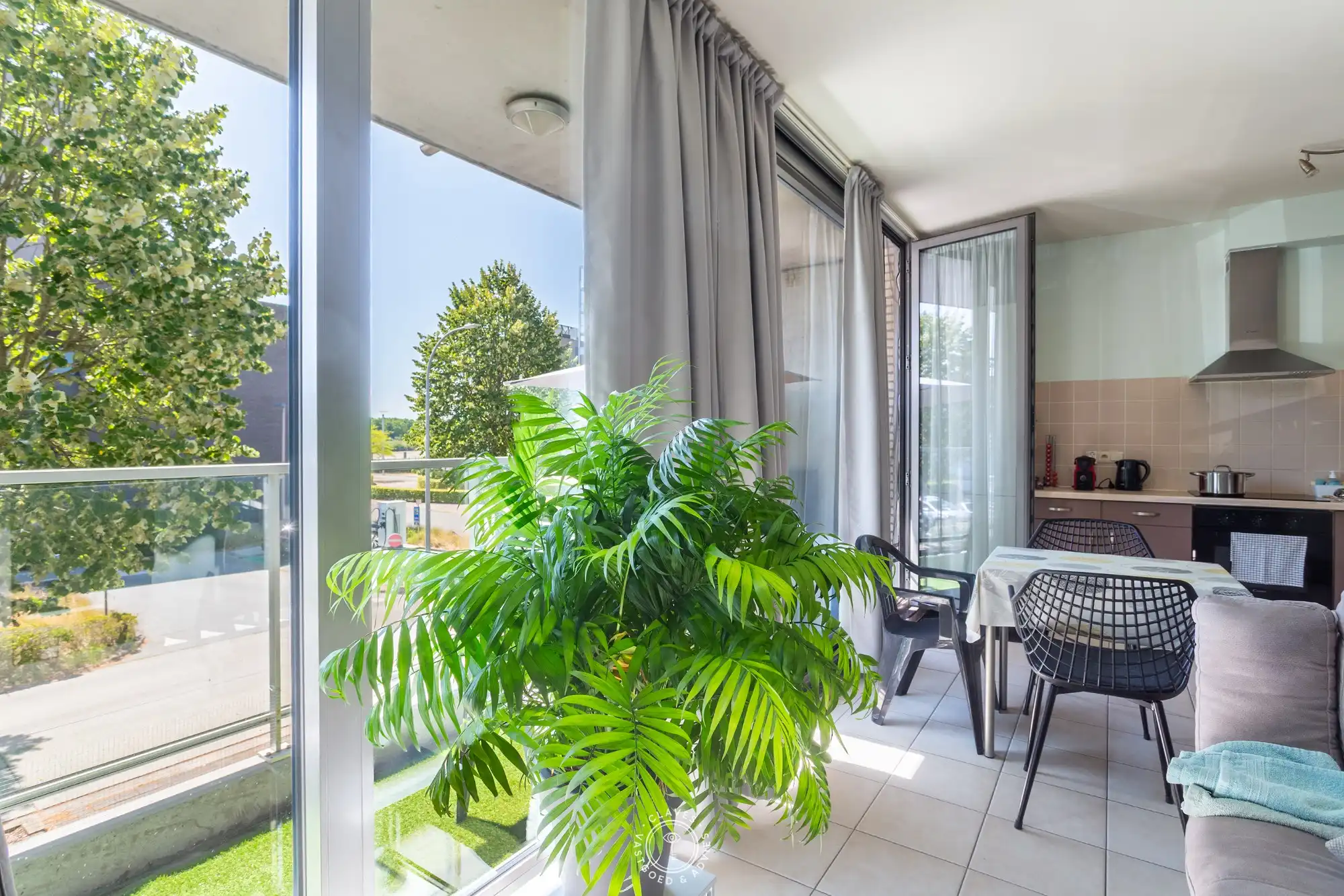 Goed gelegen appartement met terras, autostaanplaats en Scheldezicht foto 5
