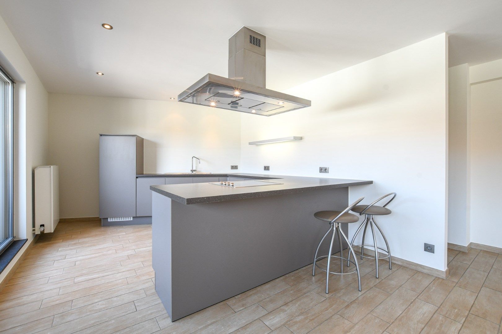 Volledig gerenoveerd appartement met terras te koop in Klemskerke (De Haan) foto 8
