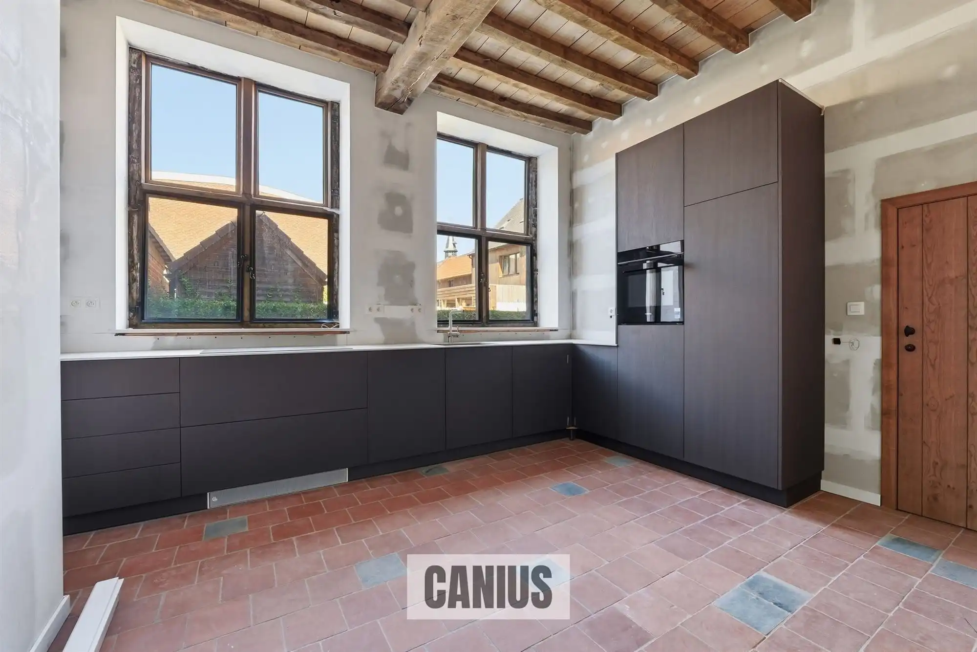 STATIGE WONING MET 3 SLKS EN TERRAS  foto 4