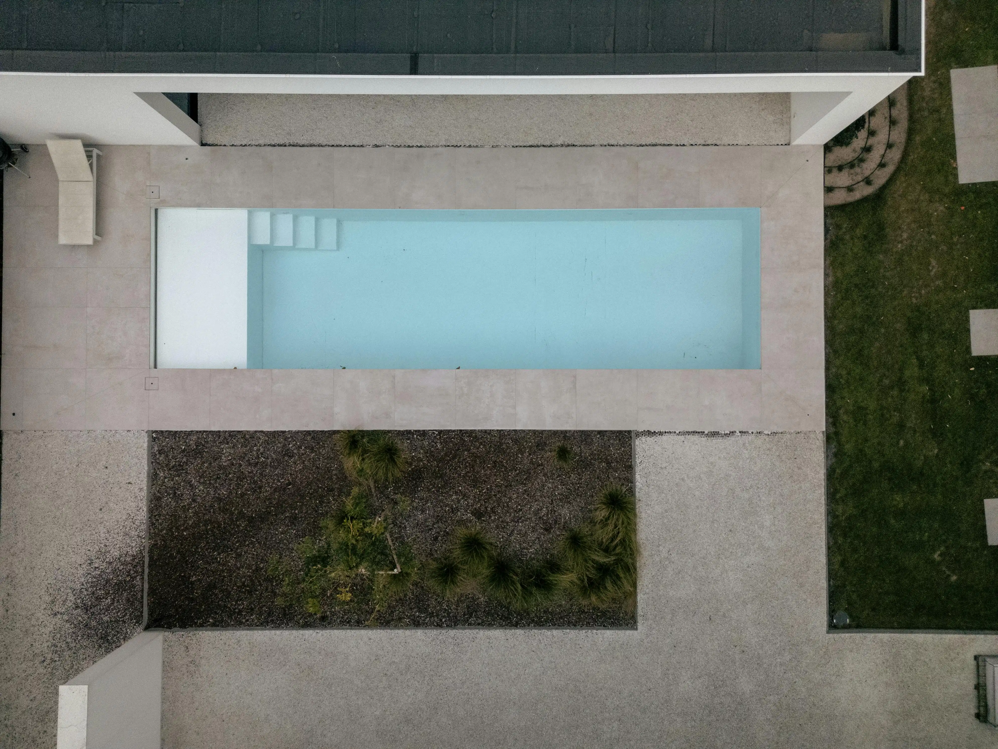 Hypermoderne strakke villa met zwembad in Gits foto 44