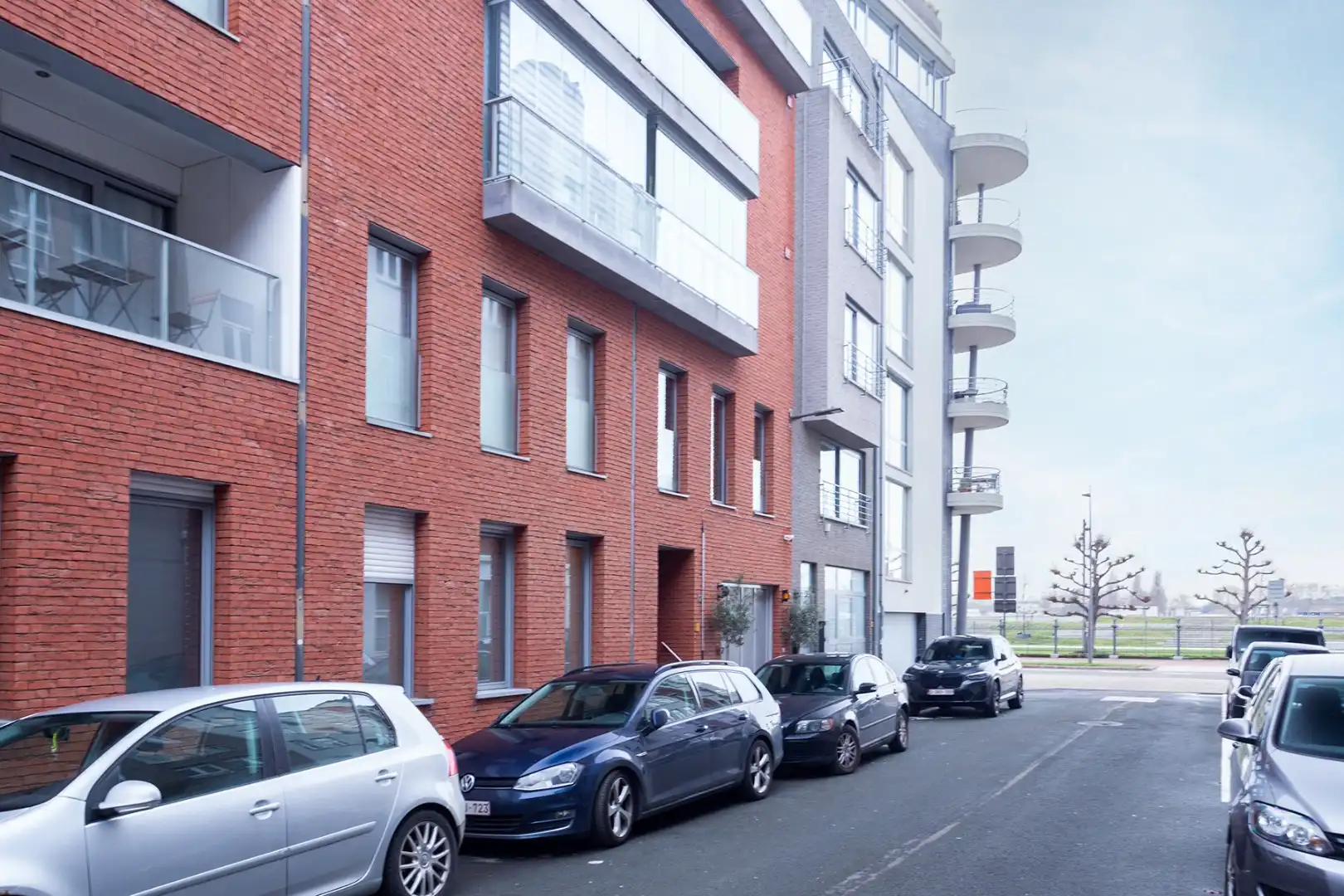 Zuid: mooi appartement met 2 slk, zonneterras en parking foto 11