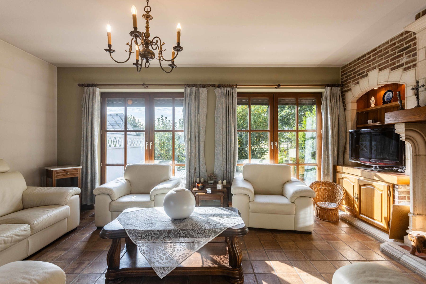 Ruime open bebouwing op rustige locatie foto 8