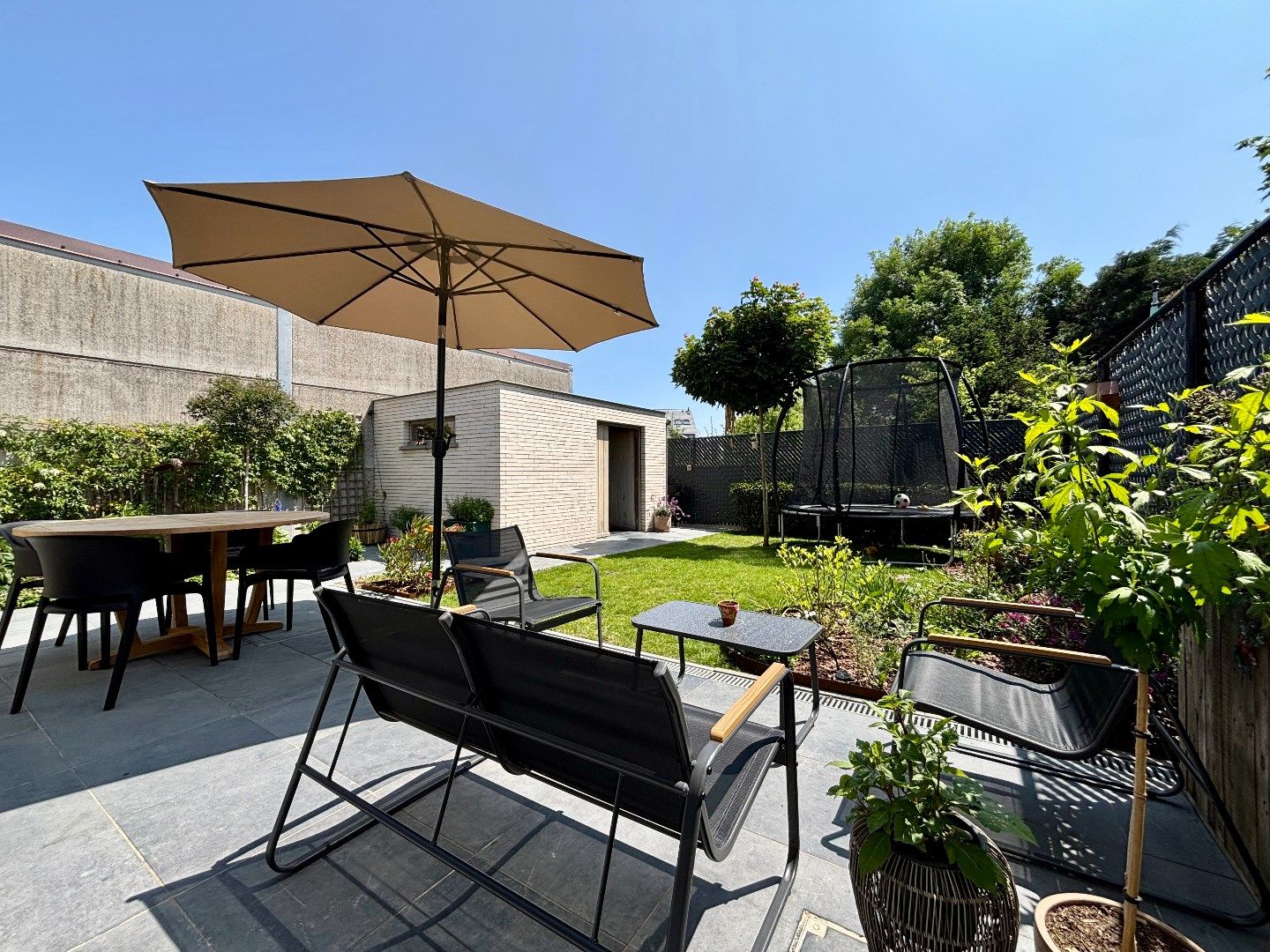 KIJKDAG 21/06. Instapklare HOB (2018) met garage en tuin te centrum Ieper foto 13