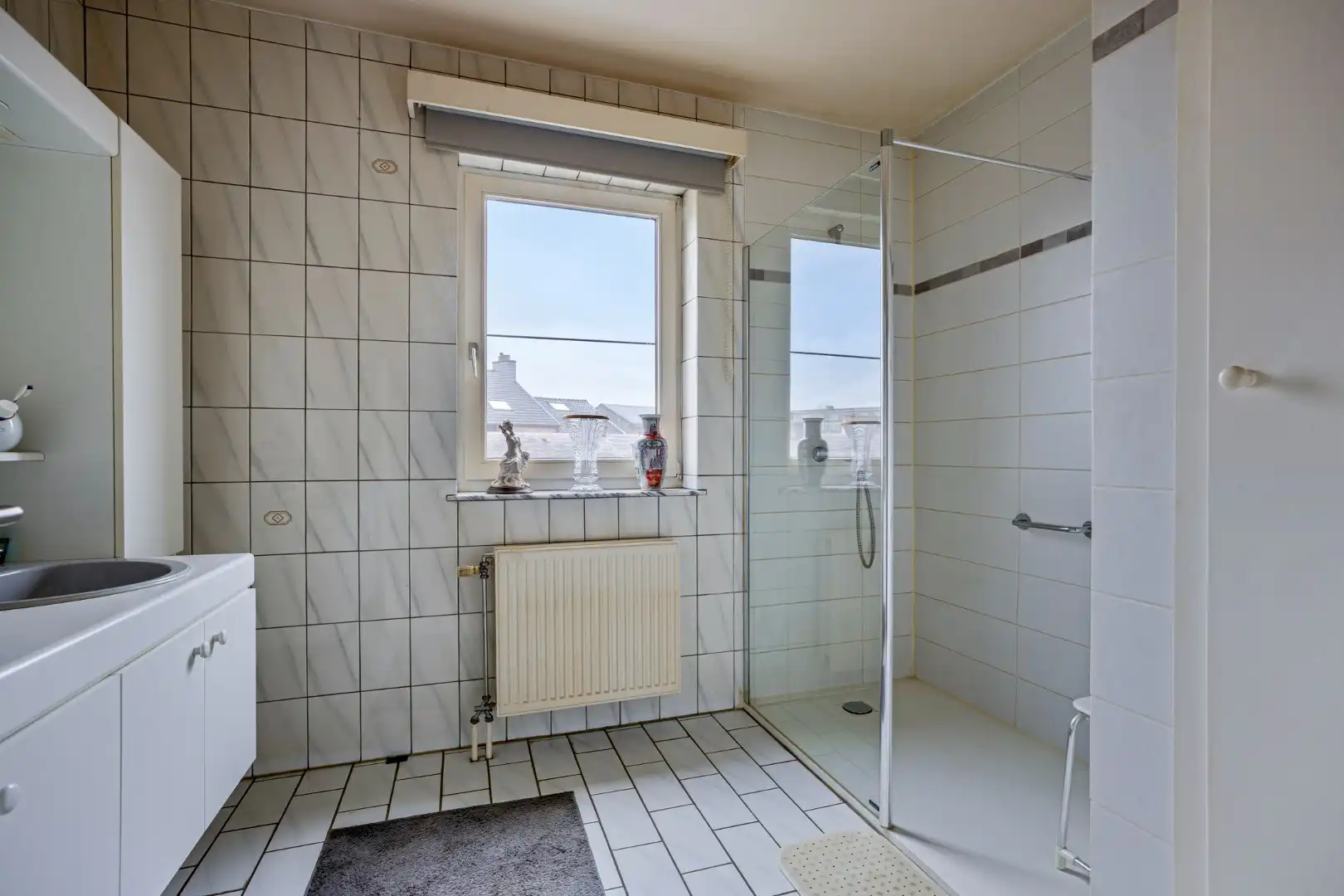 INVESTERINGSPAND: Ruim appartement met garage en zicht op de middeleeuwse Wallen te Tongeren foto 22