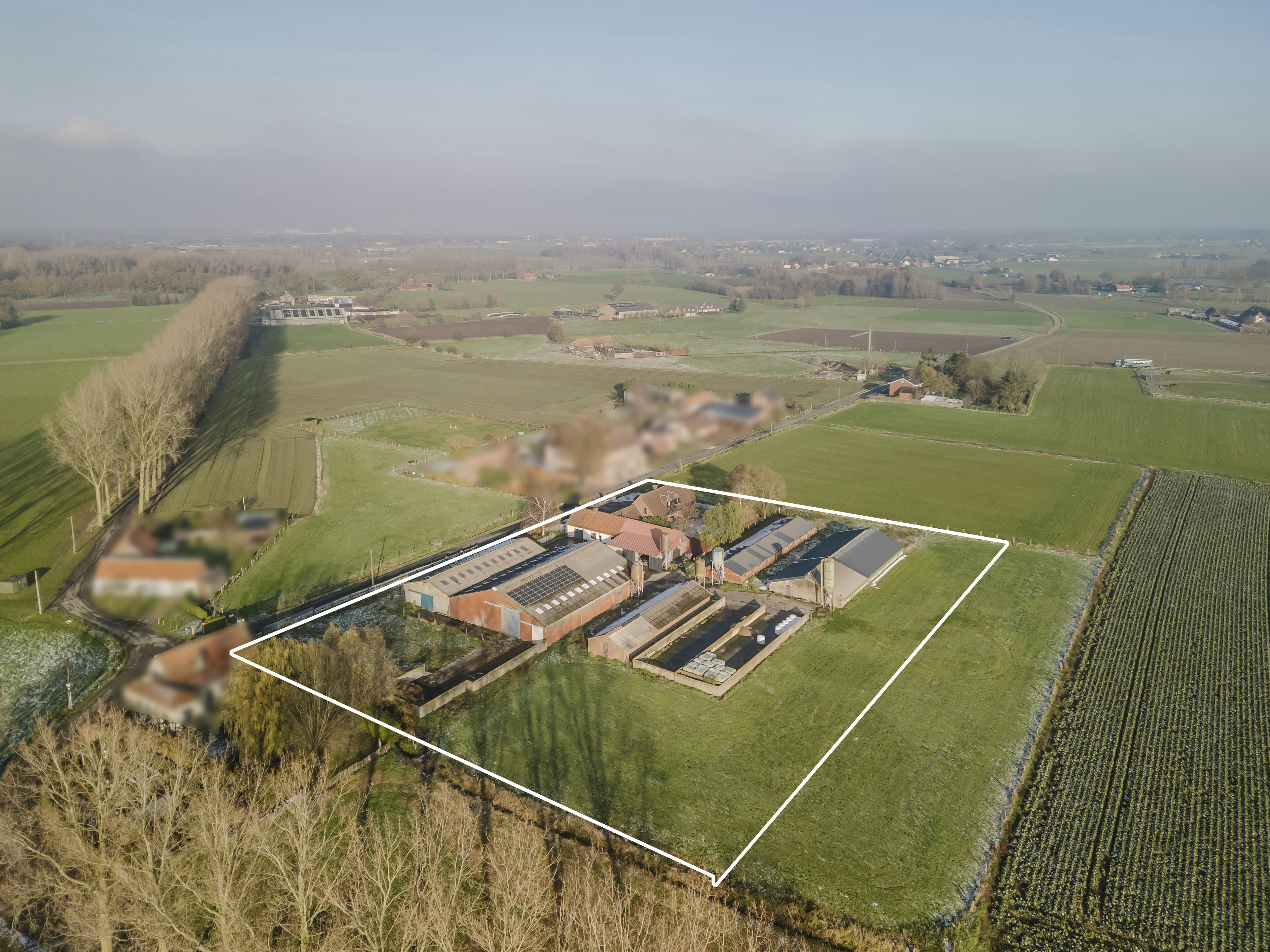 Villa met stallingen te koop op een ruim perceel van  10.026m² foto 23