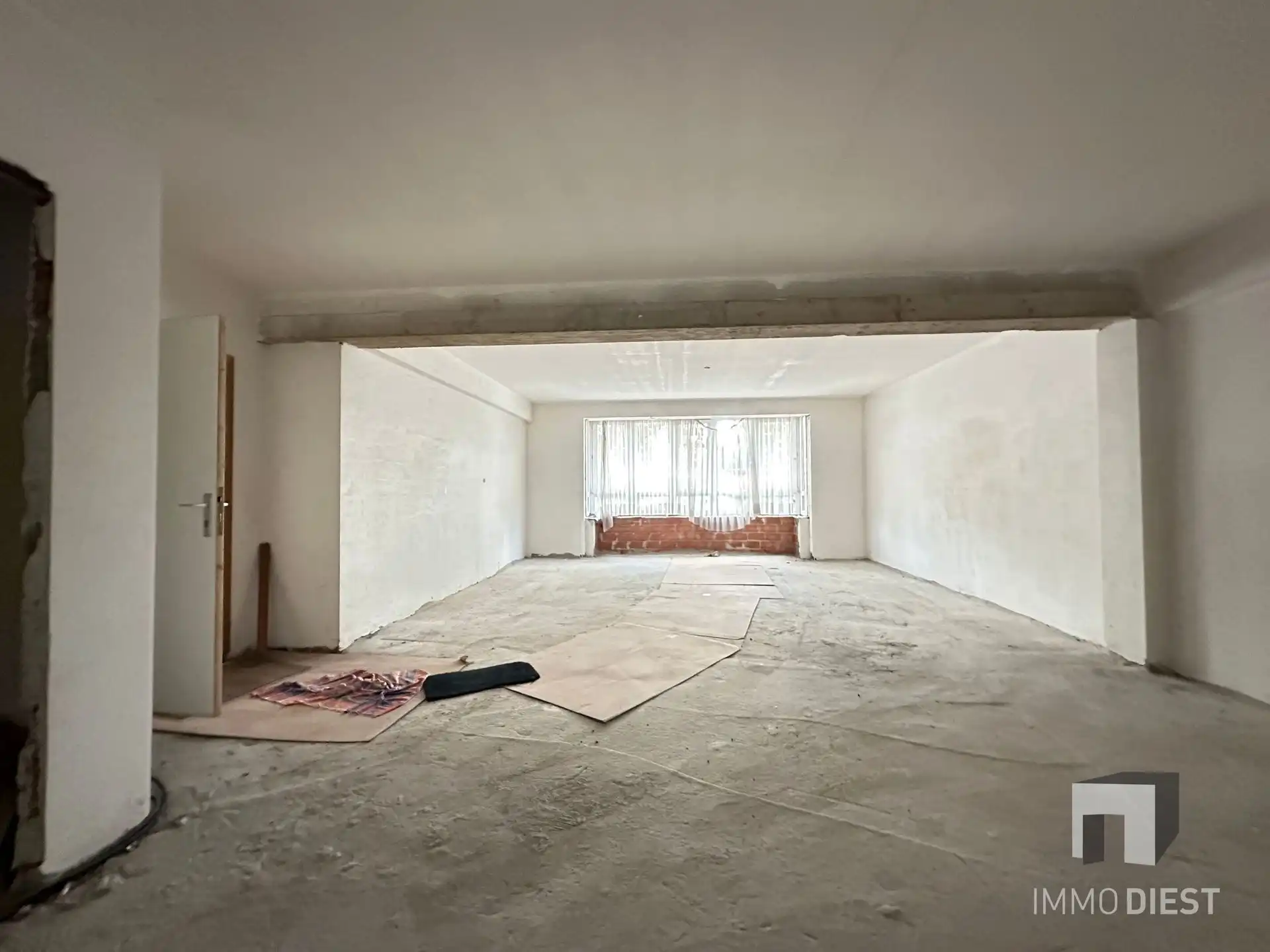 Kantoor met aparte studio, parking en 2 kelders foto 26