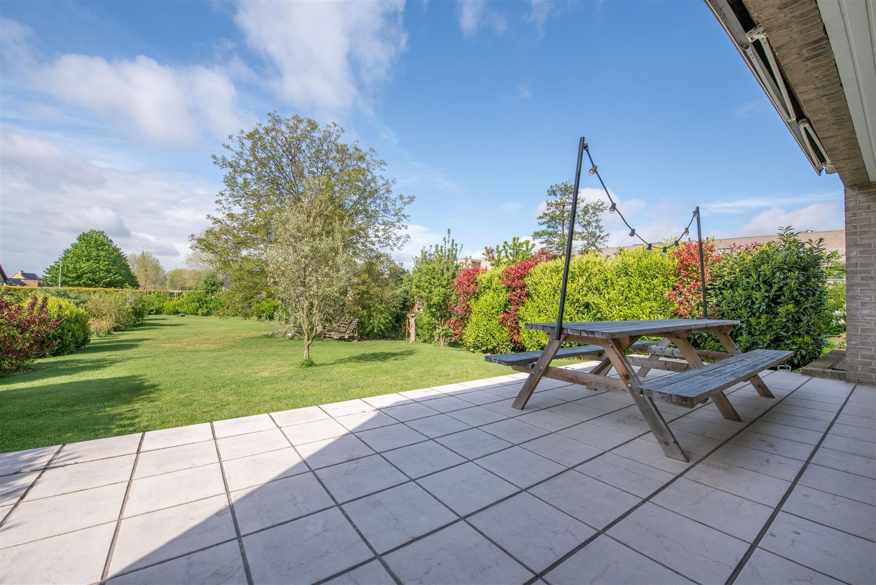 Lichtrijke woning met zuidelijk georiënteerde tuin foto 20