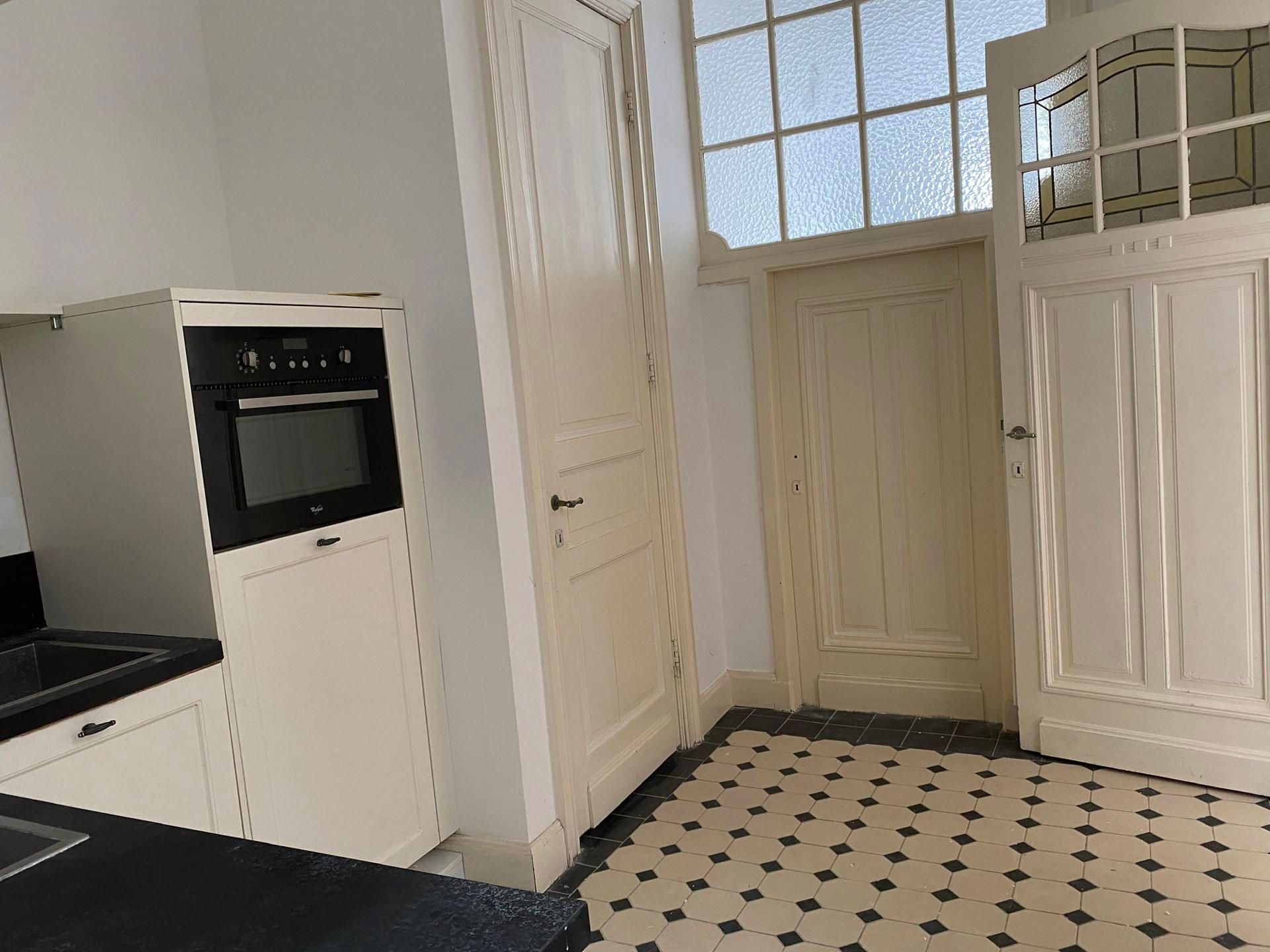 Authentiek appartement (ca 80m²) in Art Nouveau stijl. foto 8