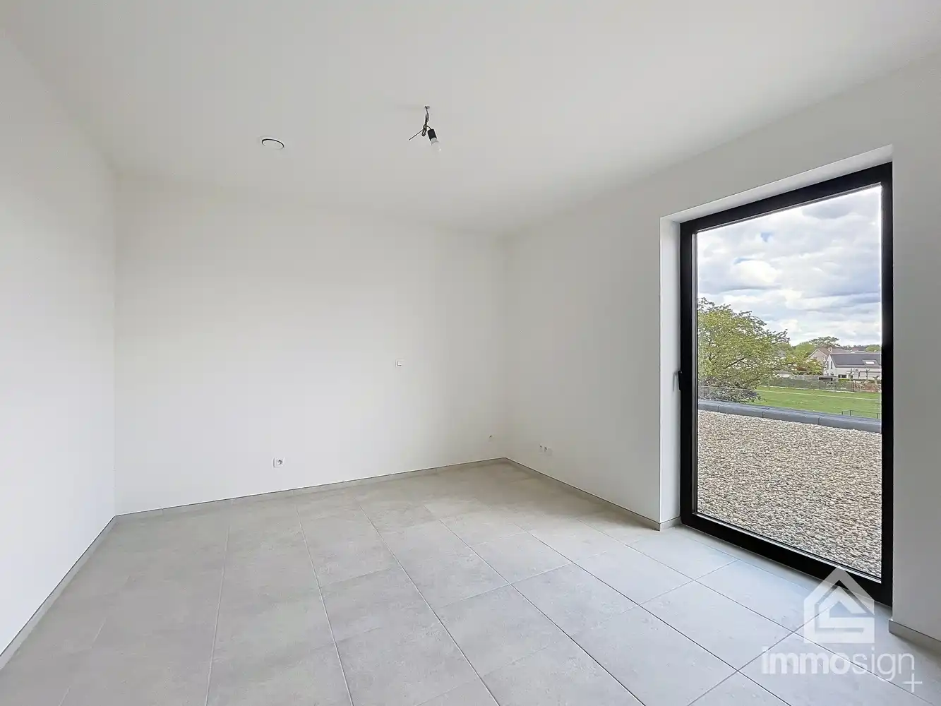 Instapklaar penthouse met 2 slaapkamers, ruim terras, 2 parkeerplaatsen en berging te Kinrooi foto 13