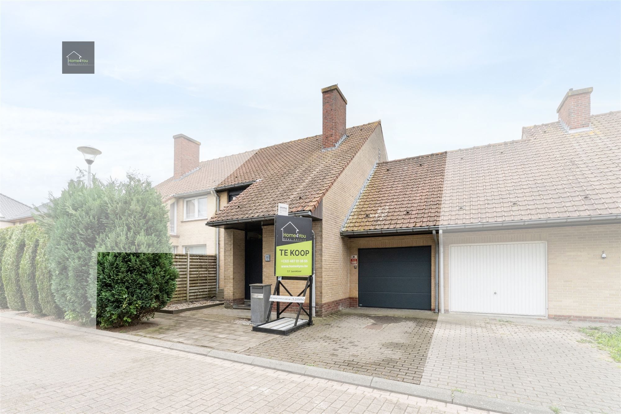 Ruime instapklare gezinswoning met 4 slaapkamers en grote tuin in Diksmuide foto {{pictureIndex}}