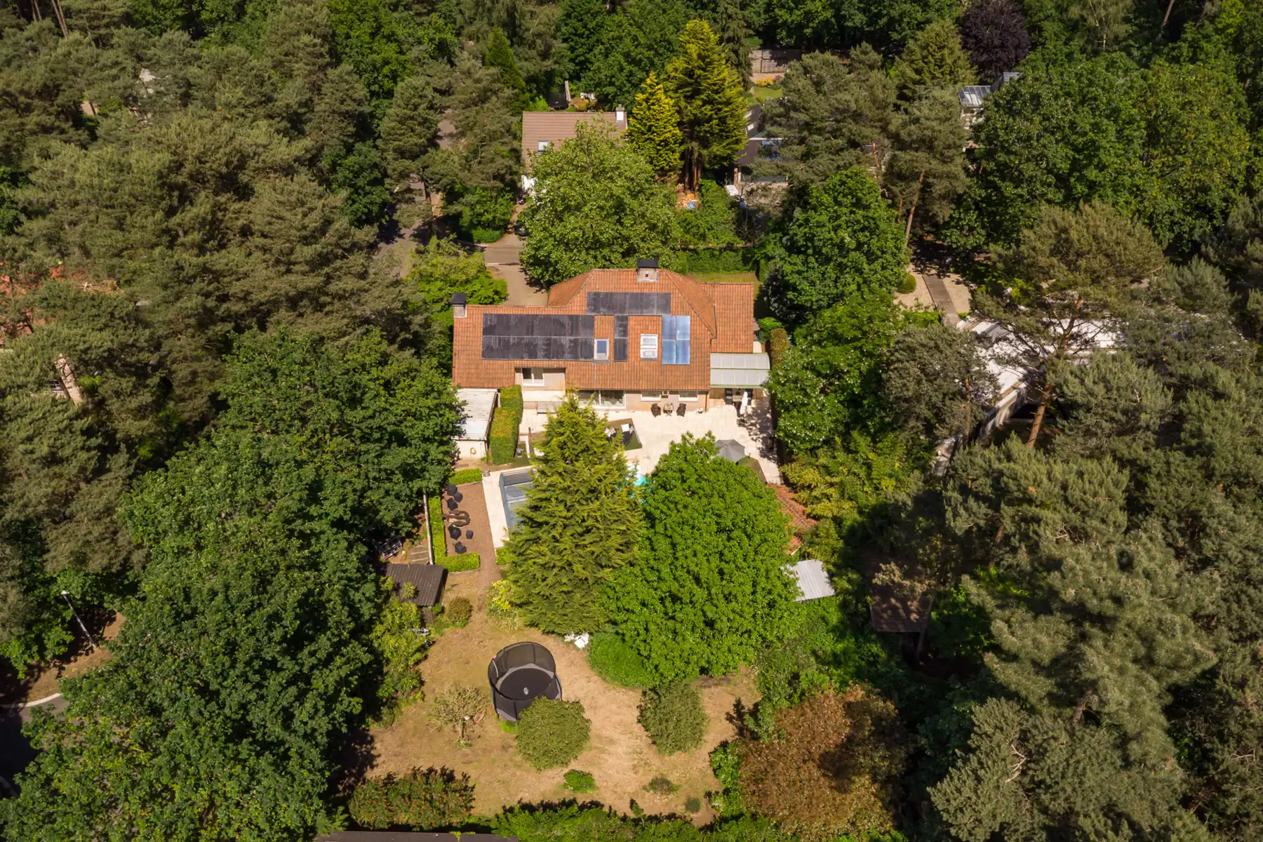 Gerenoveerde villa met 6 slpk, praktijk, zwembad op 1.867m² foto 36