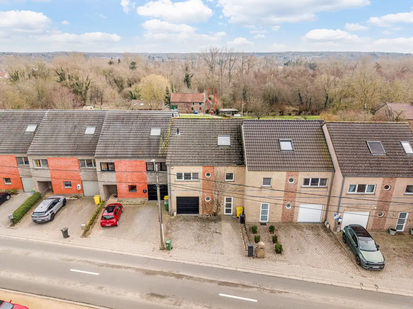 Energiezuinige woning met 4 slaapkamers, een garage en een tuin met een achteruitgang grenzend aan natuurgebied te Bertem! foto 3